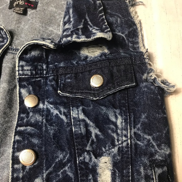 Girls Sleeveless Denim Vest Goth Distressed Bleached Marbled Large 10/12 EUC - Picture 3 of 7